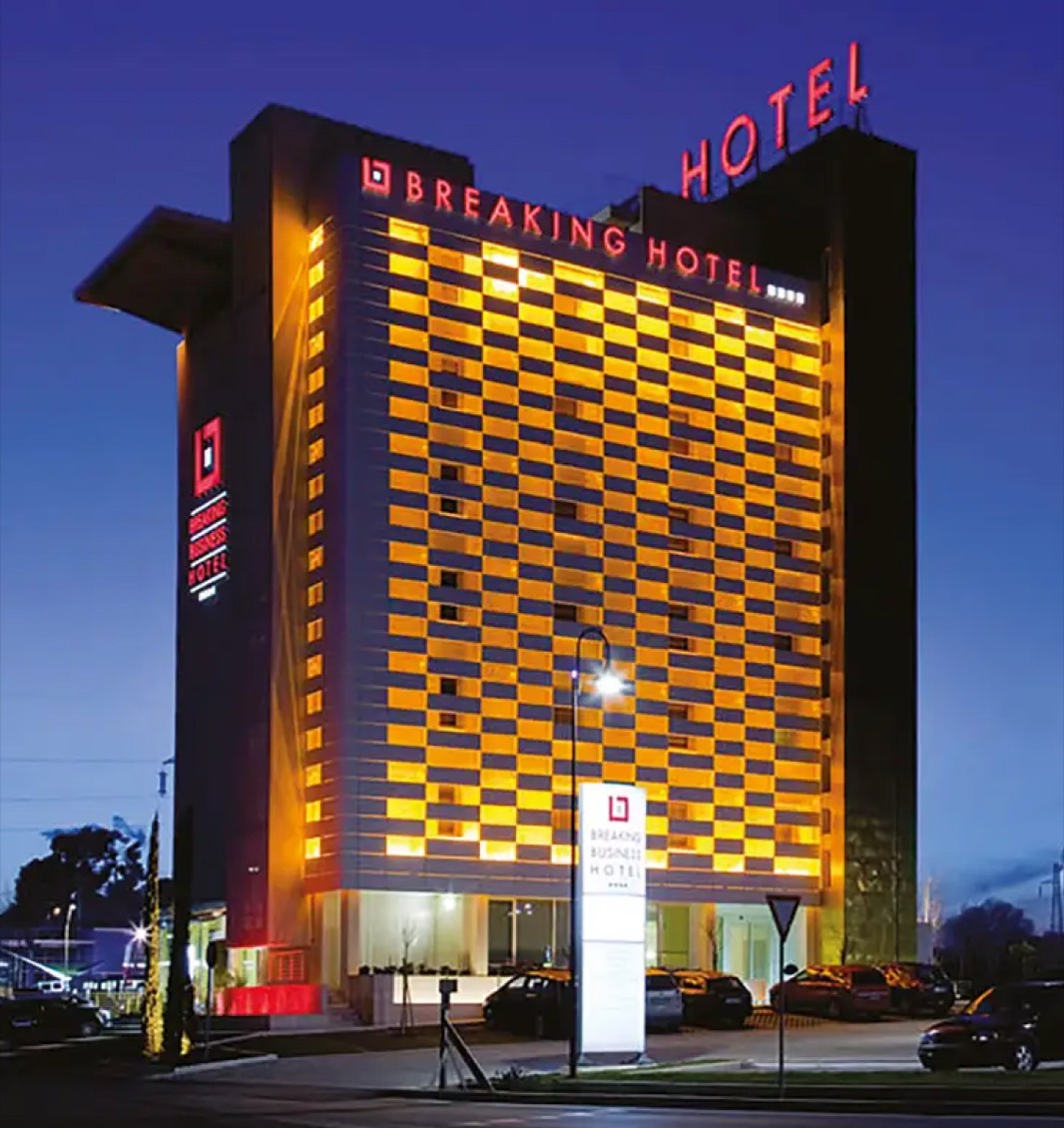 Breaking Business Hotel